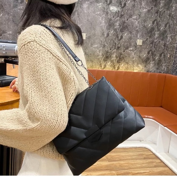 Black Envelope Bag with Chain Strap - Picture 7 of 7